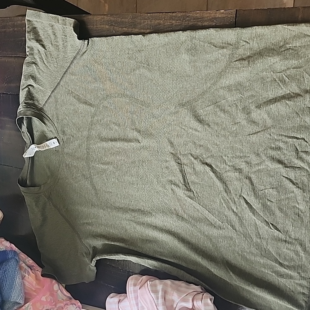 Lululemon shirt